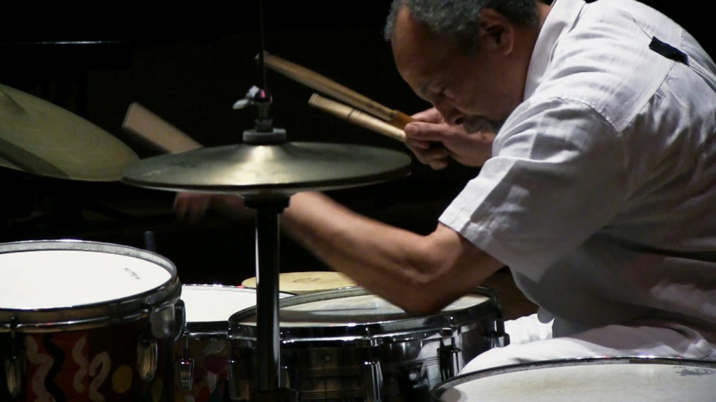 MILFORD GRAVES FULL MANTIS de Jake Meginski et Neil Young